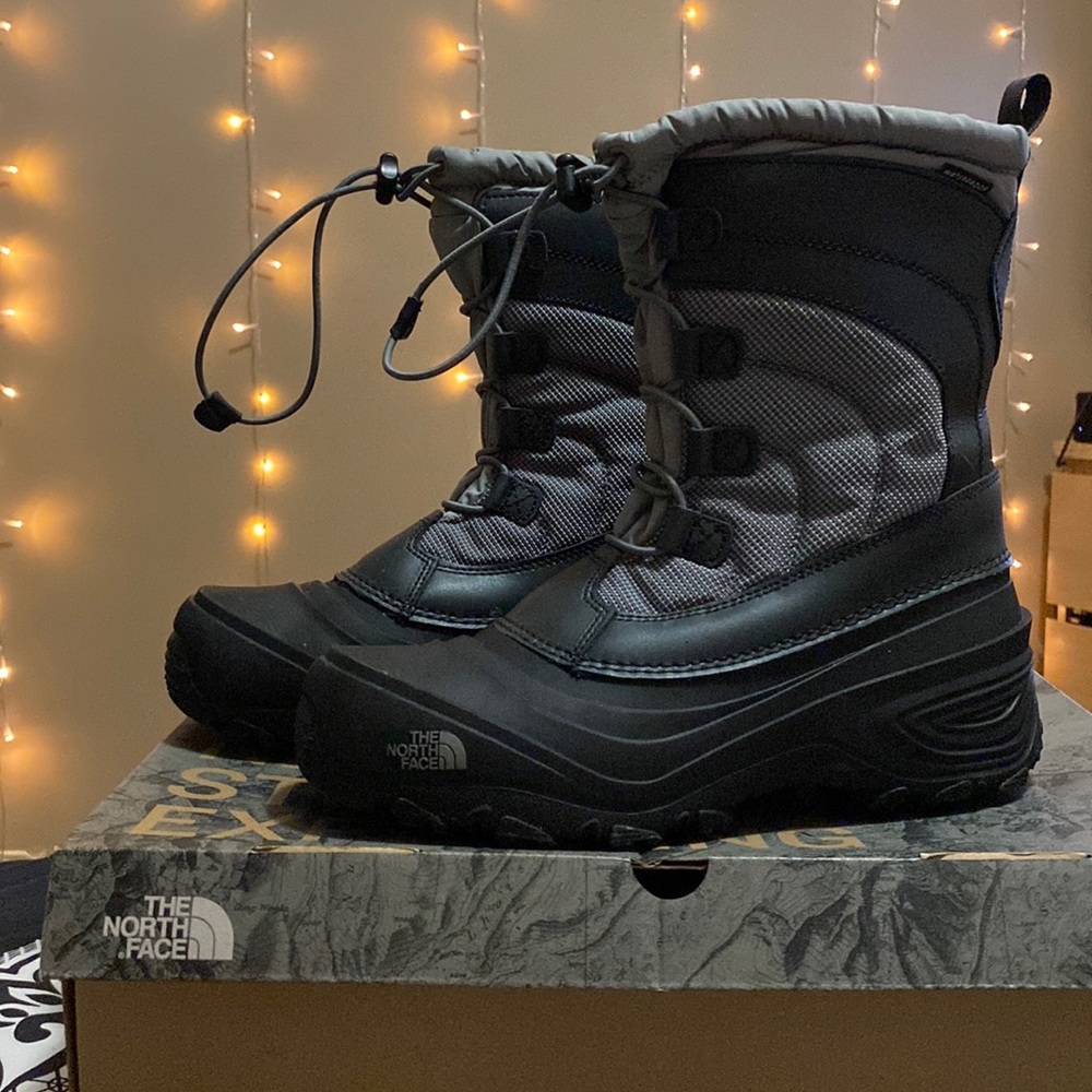 THE NORTH FACE ALPENGLOW IV BOOTS (unisex)